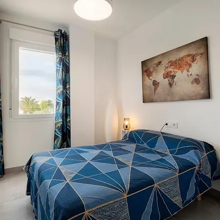 Casa Rosado Preciosa Casa Con 60m De Jardin Privado En La Mejor Zona De Conil Selecta Costa * Коніль-де-ла-Фронтера