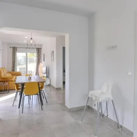 Будинок відпочинку Casa Rosado Preciosa Casa Con 60m De Jardin Privado En La Mejor Zona De Conil Selecta Costa