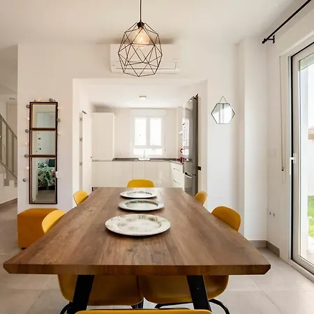 Casa Rosado Preciosa Casa Con 60m De Jardin Privado En La Mejor Zona De Conil Selecta Costa Будинок відпочинку