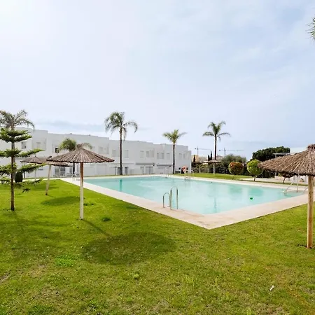 Casa Rosado Preciosa Casa Con 60m De Jardin Privado En La Mejor Zona De Conil Selecta Costa * Коніль-де-ла-Фронтера