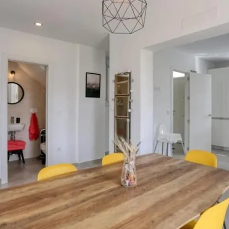 Casa Rosado Preciosa Casa Con 60m De Jardin Privado En La Mejor Zona De Conil Selecta Costa Будинок відпочинку *