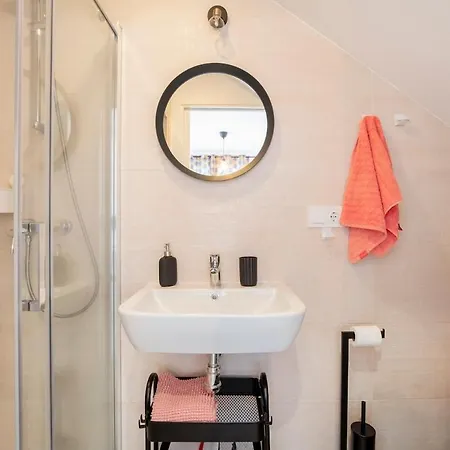 Будинок відпочинку Casa Rosado Preciosa Casa Con 60m De Jardin Privado En La Mejor Zona De Conil Selecta Costa Коніль-де-ла-Фронтера