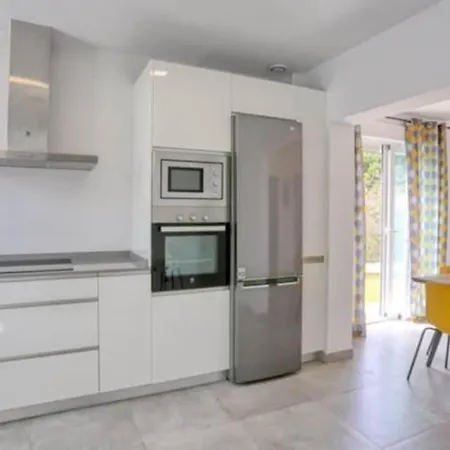 Casa Rosado Preciosa Casa Con 60m De Jardin Privado En La Mejor Zona De Conil Selecta Costa