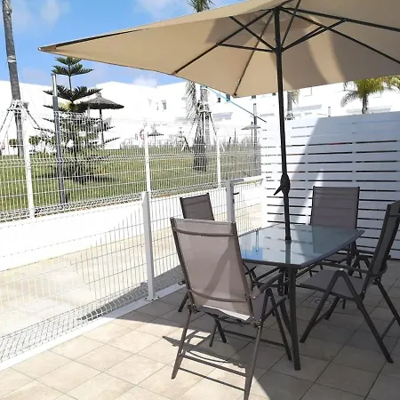 Casa Rosado Preciosa Casa Con 60m De Jardin Privado En La Mejor Zona De Conil Selecta Costa Будинок відпочинку