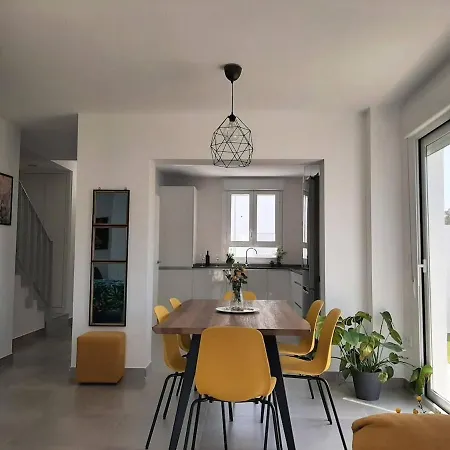 Casa Rosado Preciosa Casa Con 60m De Jardin Privado En La Mejor Zona De Conil Selecta Costa * Коніль-де-ла-Фронтера