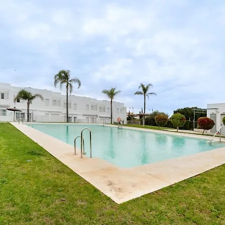Casa Rosado Preciosa Casa Con 60m De Jardin Privado En La Mejor Zona De Conil Selecta Costa Будинок відпочинку Коніль-де-ла-Фронтера