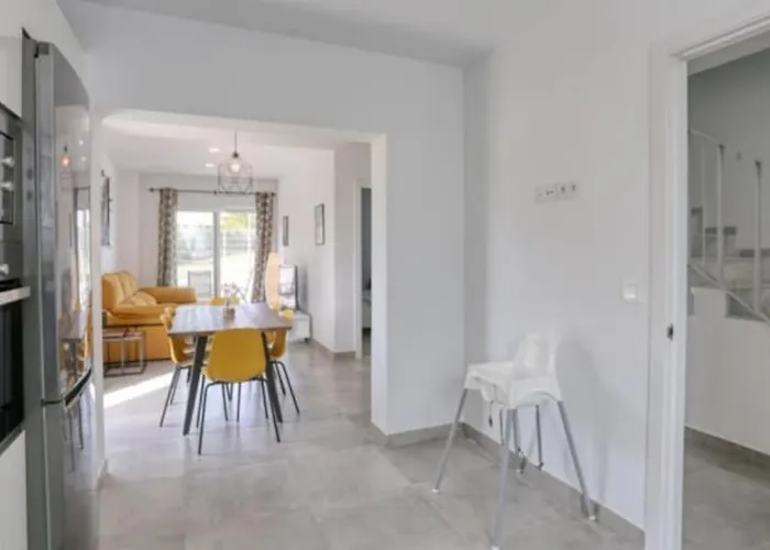 Holiday home Casa Rosado Beautiful House And 60 M Of Private Garden